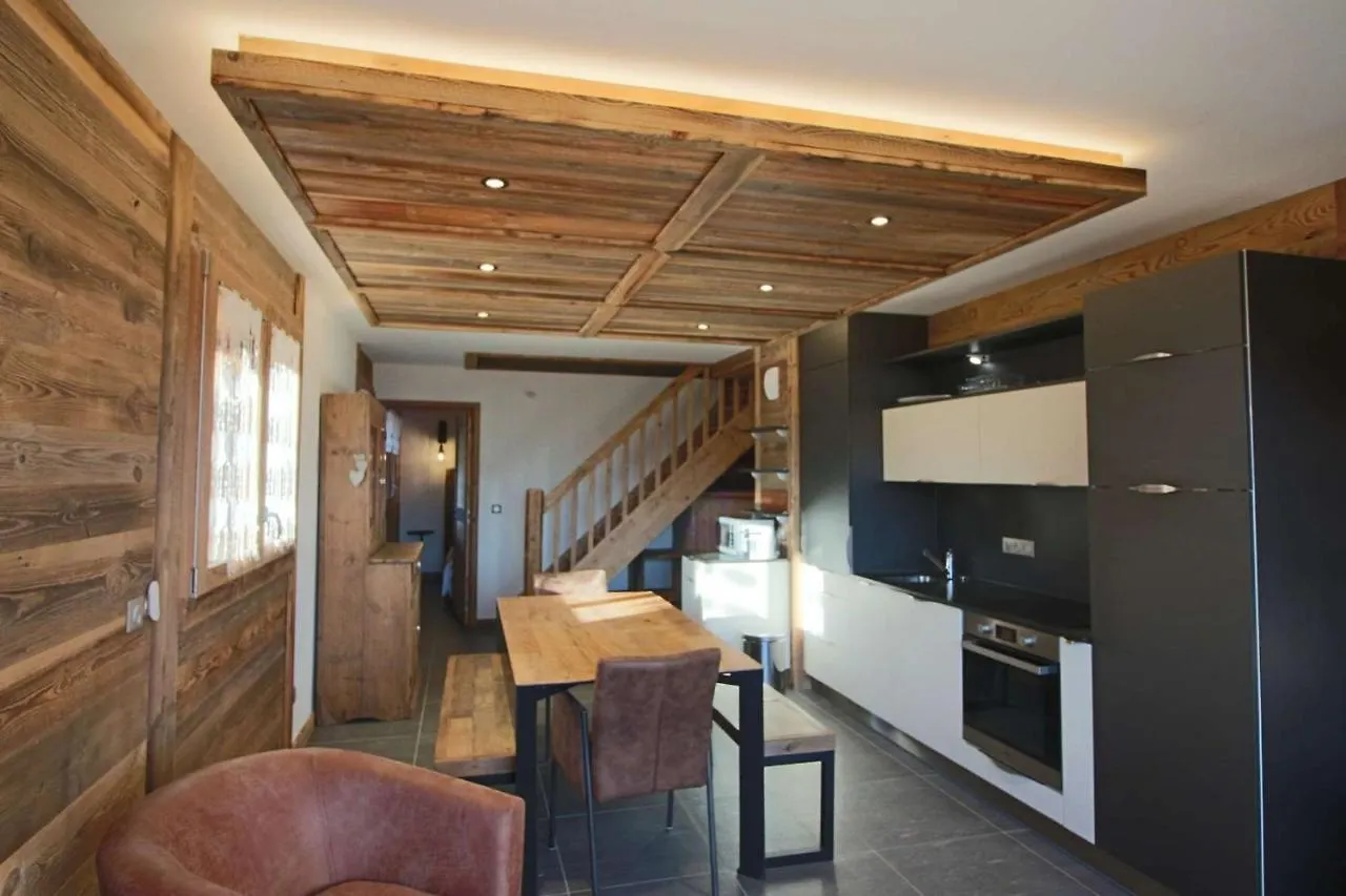Apartment Odyssee B203 Vaste Appartement En Vieux Bois Sur Les Pistes, Vue Panoramique Fontcouverte-la-Toussuire France